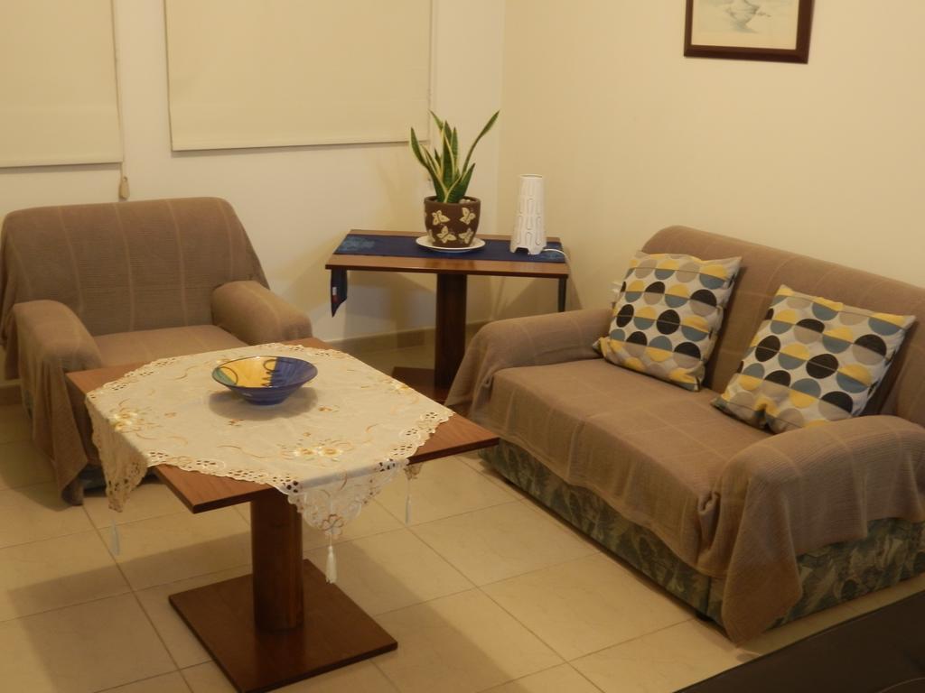 Byreva Apartments Paphos Kamer foto