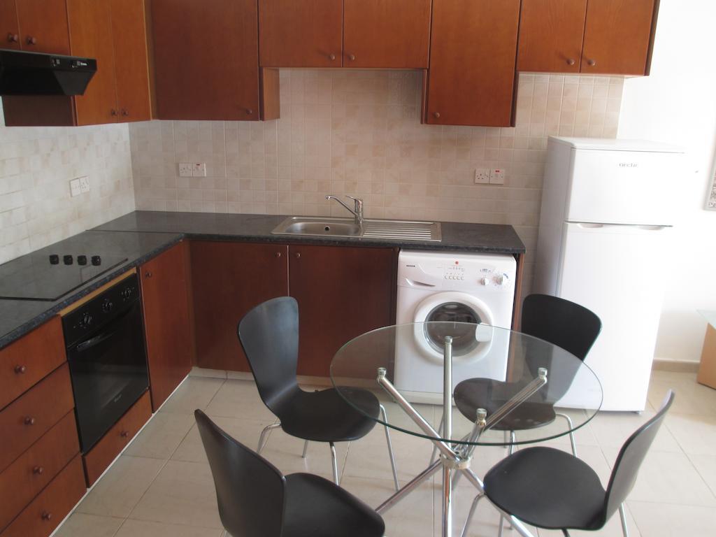 Byreva Apartments Paphos Buitenkant foto
