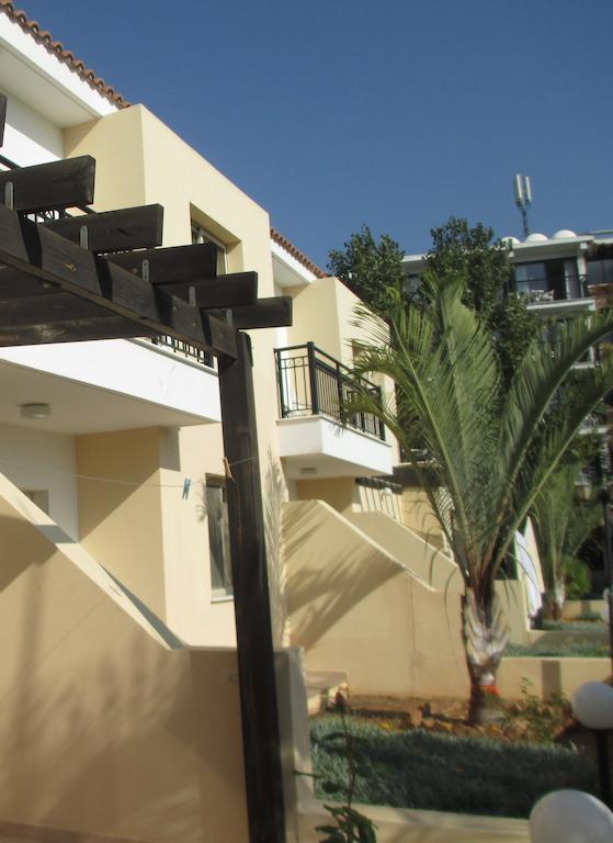 Byreva Apartments Paphos Kamer foto